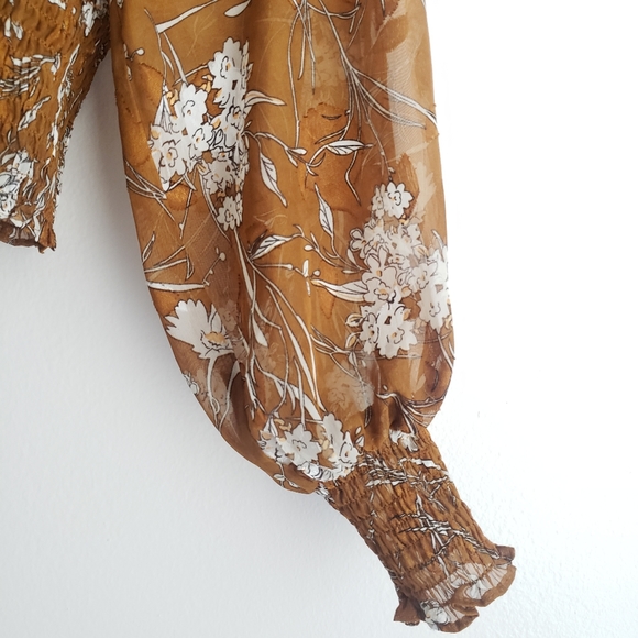 🔥 SOLD ASTR Floral Top - Picture 9 of 11